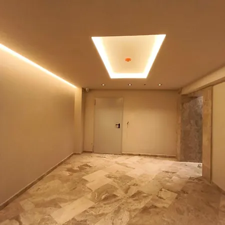Apartment Gia Paradise 21 *
